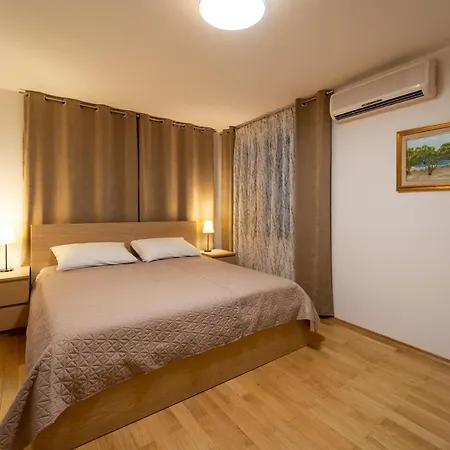 Erika Apartment Krk Town Exterior photo